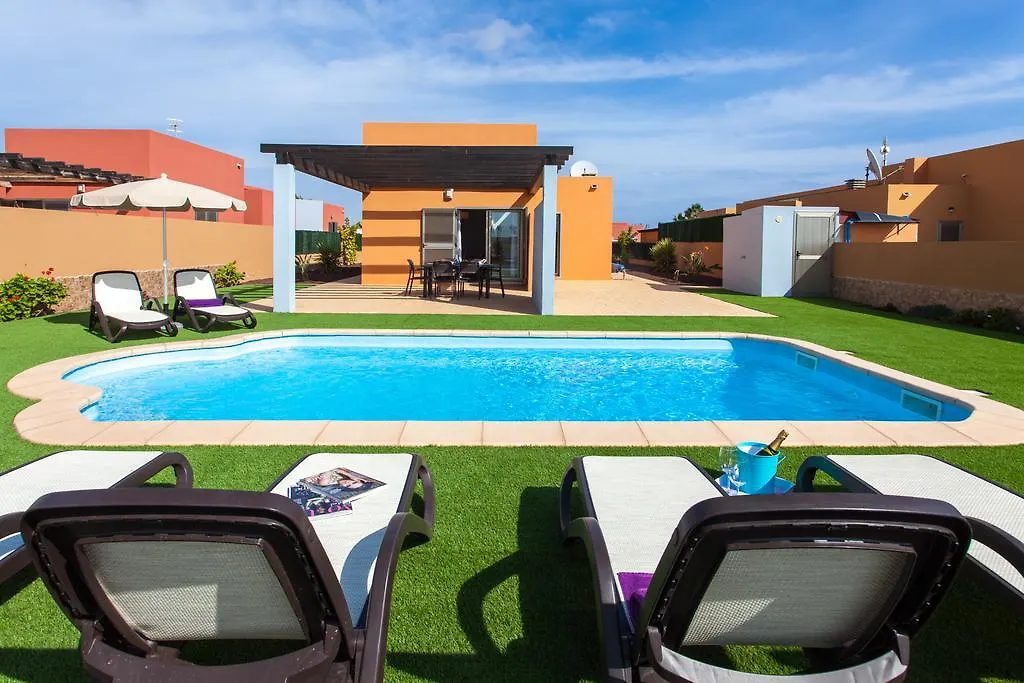Villa Con Piscina ,Vista Mar Y Campo De Golf contacts